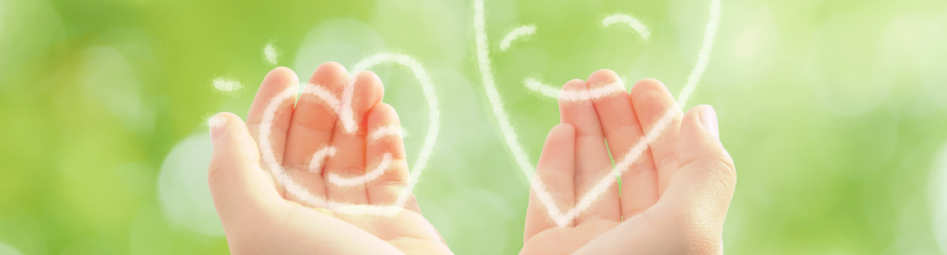 両手のほっこりイメージ