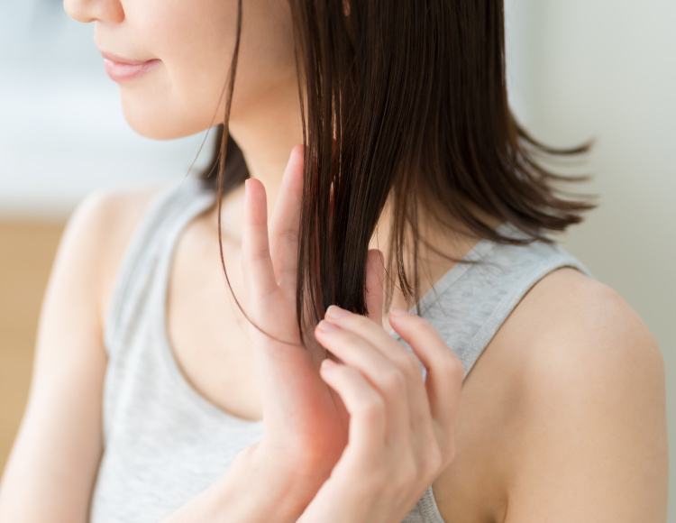 ホホバオイルで傷んだ毛先をケア